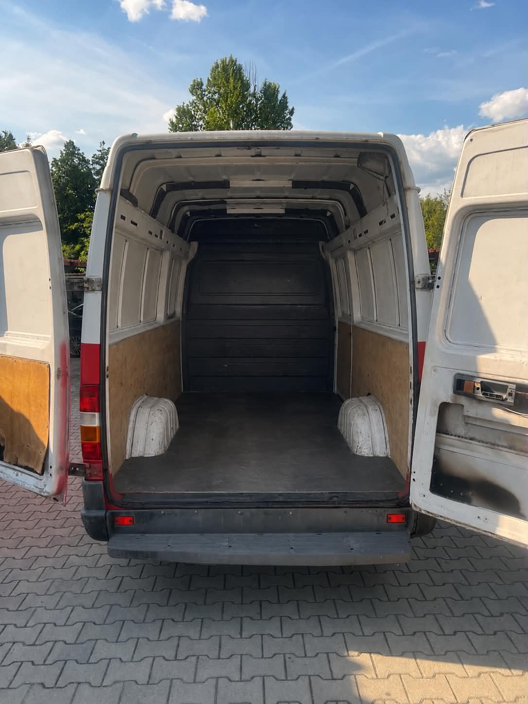 Duża pusta paka busa MoveTeam